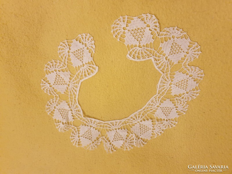 Hand crochet lace collar for sale!