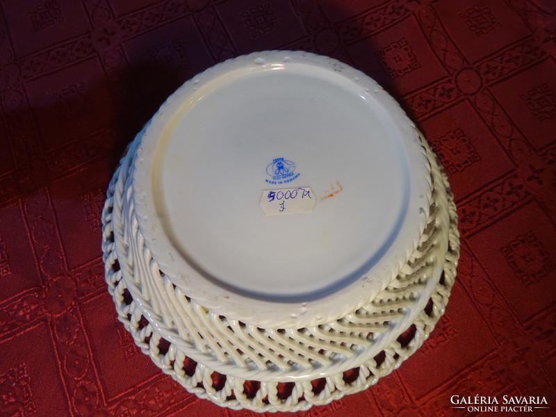 Romanian wicker porcelain table centerpiece, diameter 21.5 cm. He has!