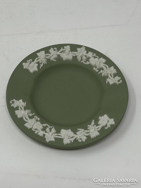Mini Wedgwood plate in green with original box