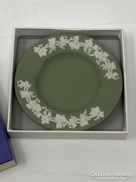 Mini Wedgwood tányér zöld színben eredeti dobozával- CZ