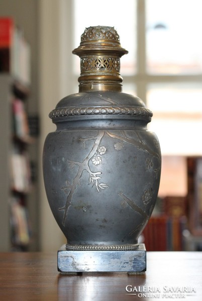 Antik petróleumlámpa távol-keleti stílusban - Rudolf Ditmar, Bécs