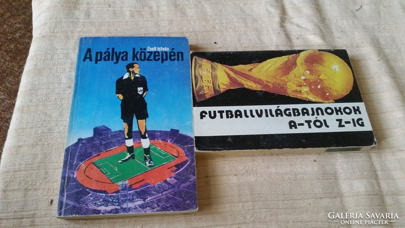 Futballvilágbajnokok A-tól Z-ig, A pálya közepén 2 könyv eladó!