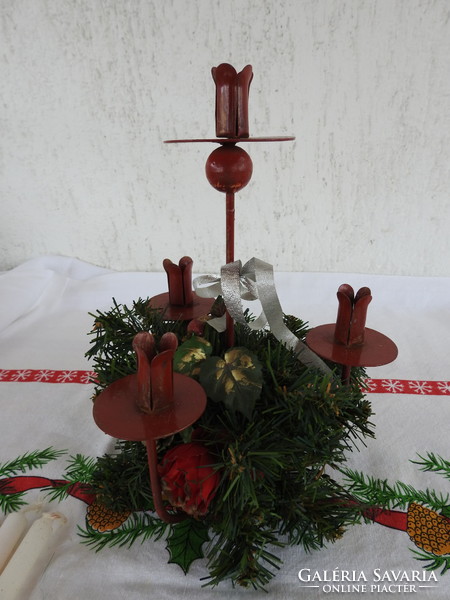 Karácsonyi kovácsoltvas gyertyatartó asztalközép