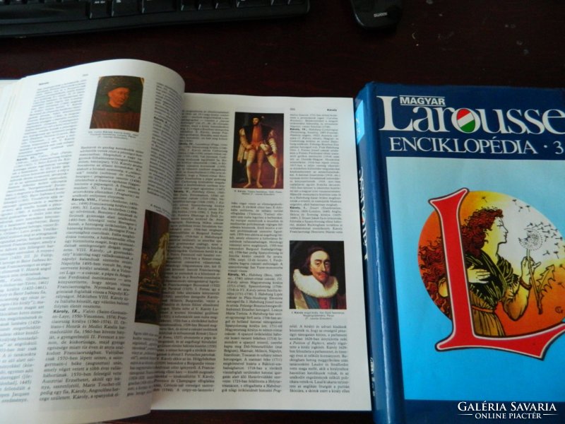 Larousse enciklopédia kötetek