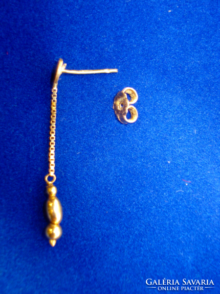 Pair of gold berry pendant earrings (18k)