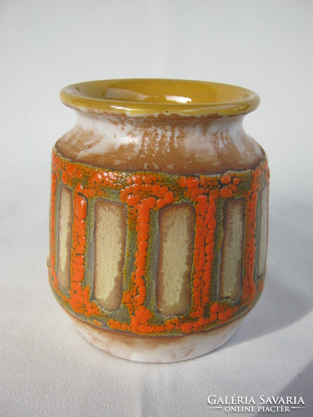 B. Várdeák ildikó ceramic vase