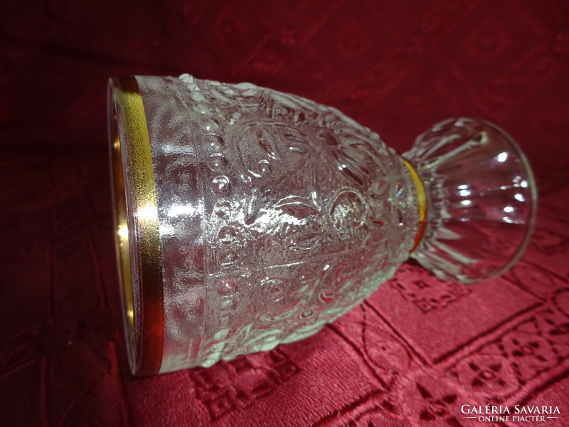 Nyomott mintás üveg pohár arany szegéllyel, magassága 11,5 cm. Vanneki!