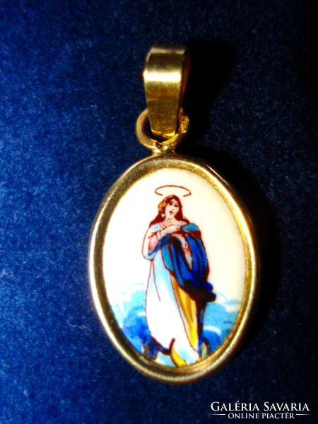 Antique Virgin Mary pendant in gold frame and mount