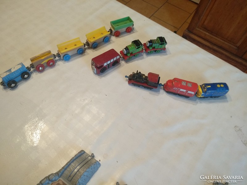 Thomas a gőzmozdony, Chuggington mozdonyok, sínek, ajánljon!