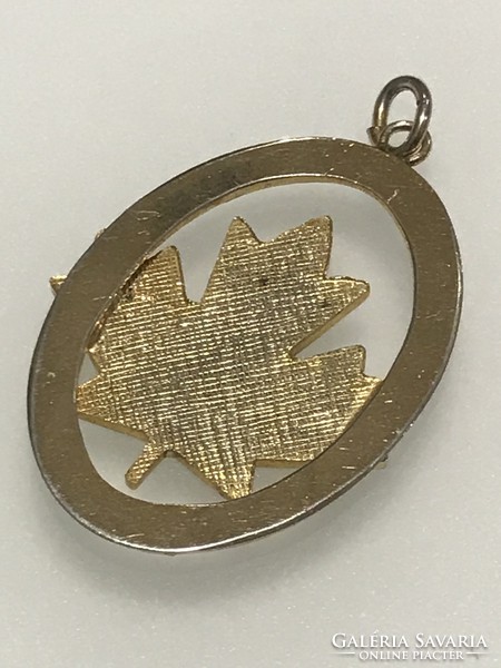 Aranyozott medál platánlevél dísszel, 4 cm hosszú
