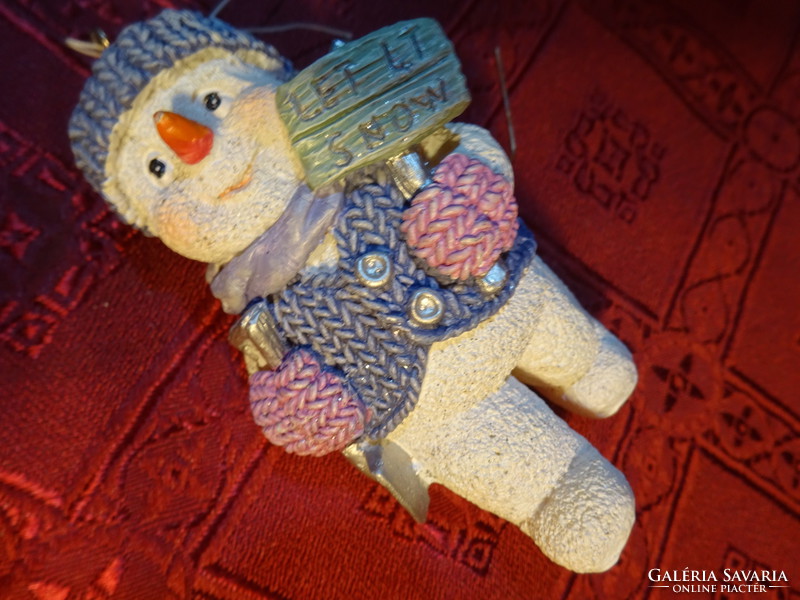 Plaster snowman, Christmas tree ornament, height 9 cm. He has!