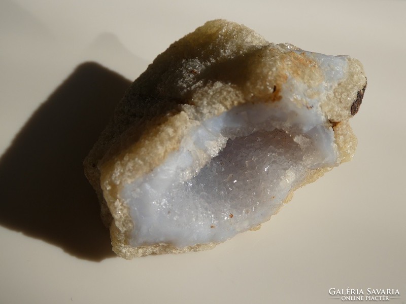 Kék Kalcedon geóda. Természetes, nyers ásvány mintadarab. 47 gramm