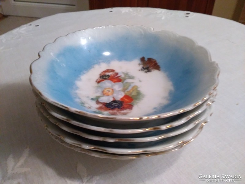 Victoria austria bowls from about 1910 with daffodil and poppy pattern