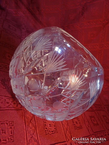 Crystal glass centerpiece, spherical, widest diameter 14.5 cm. He has!