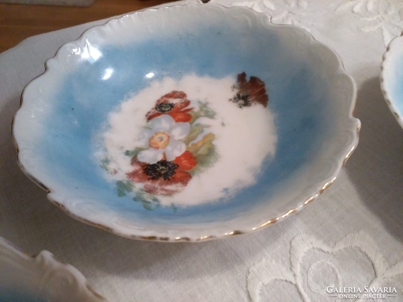 Victoria austria bowls from about 1910 with daffodil and poppy pattern