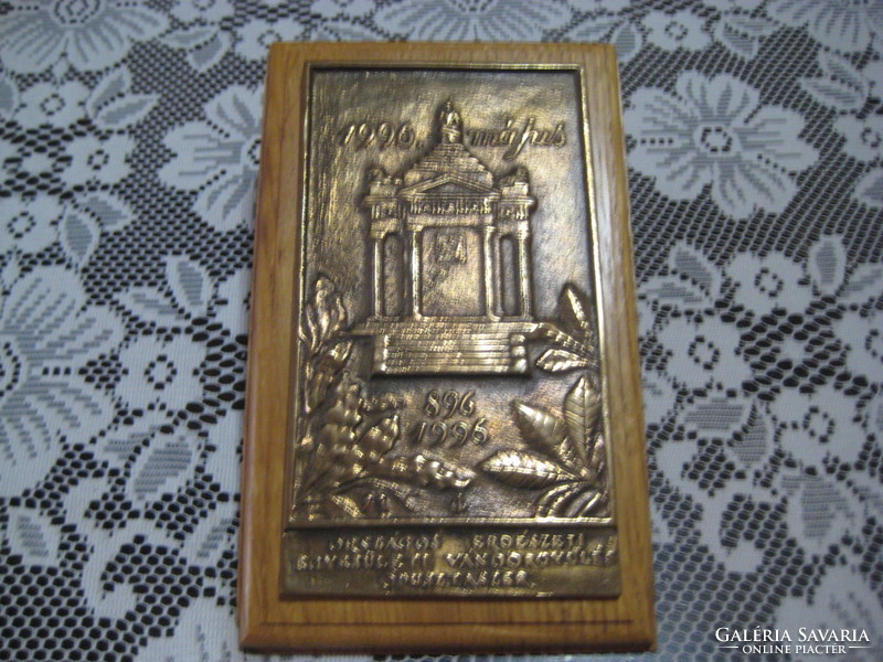 Ópusztaszer 1986  , Erdészeti emlék plakett , tölgyfa alapon  bronz veret  , 12 x 19,5  cm