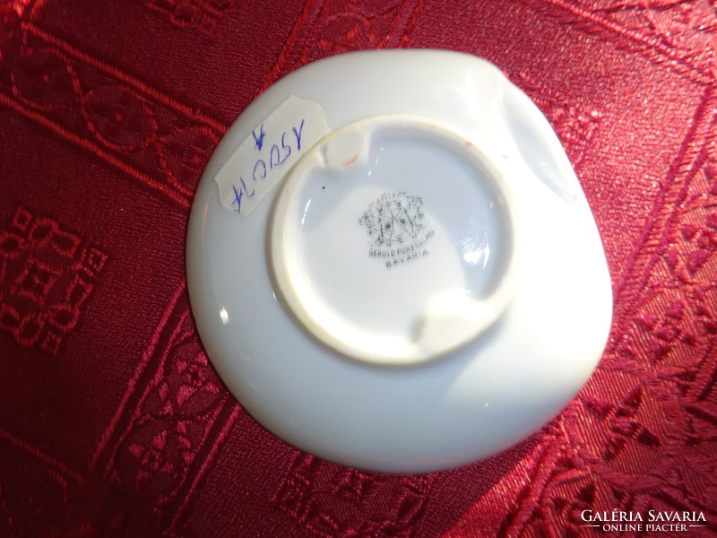 Gerold Bavaria German porcelain ashtray. Its diameter is 8.5 cm. He has!