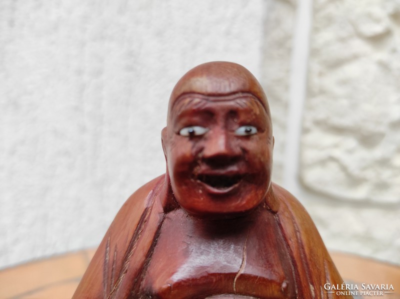 Faragott Szerencse hozó  nevető ,mosolygó Buddha faszobor, élethű régi különleges faragás!