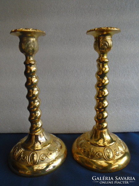 A pair of sumptuous antique gilded candle holders, exquisite work ..19.2 X 9.5 cm