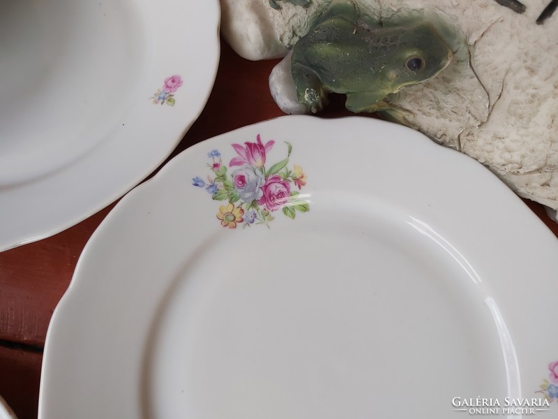 12 db rózsás, virágos Bulgária tányérok,tányér porcelán, nosztalgia