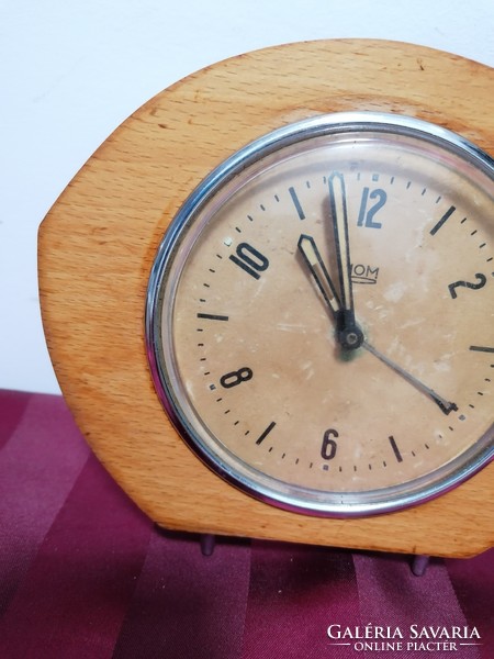 Retro mom table alarm clock, in working order