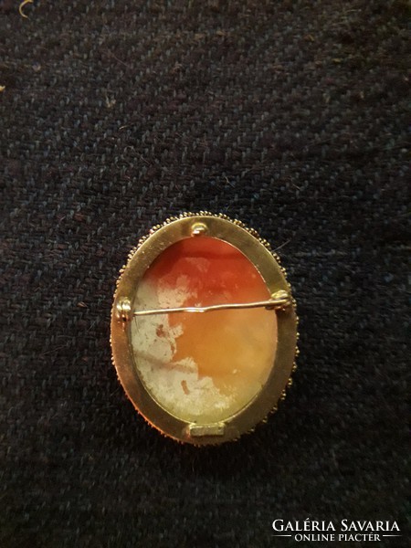 A wonderful Mediterranean cameo pin