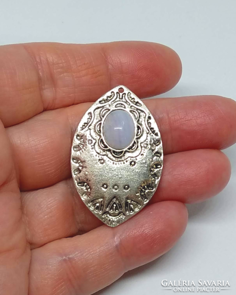 Carved Tibetan silver purple banded agate stone pendant