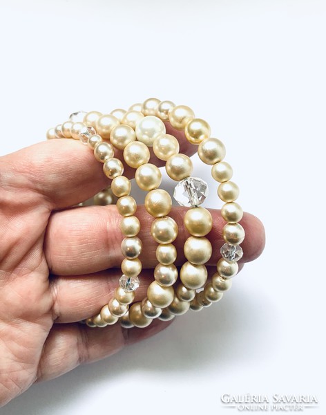 White pearl and crystal spiral bracelet on memory wire size: m bracelet bracelet