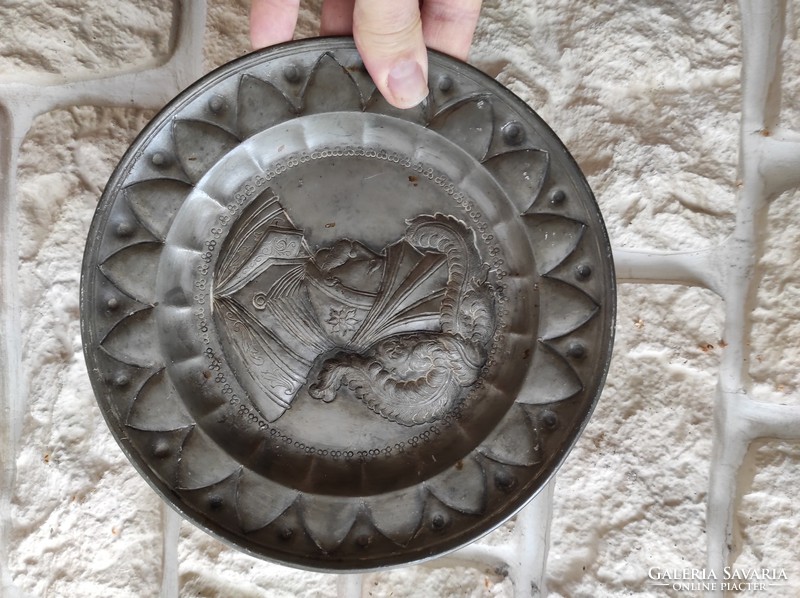 Antik Ón tál tànyér , rendkívüli! Nemesi portré vagy katonai portré igényes munka!