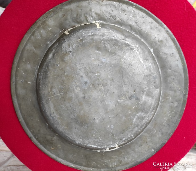 Tin bowl, decorative plate from antiquity from the time of the War of Independence from 1848, marked the beginning of the 1800s!