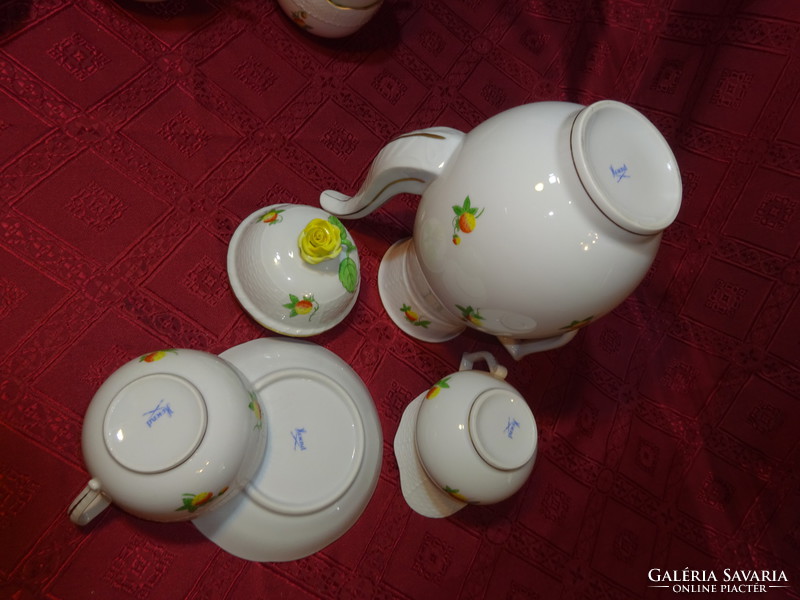 Herend porcelain, strawberry pattern, six-person tea set, 14 pieces. Yellow rosy. He has!