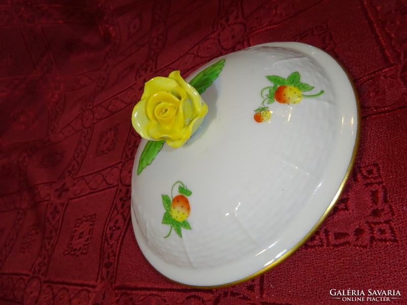 Herend porcelain, sugar lid with strawberry pattern, with yellow rose, diameter 12 cm. He has! Jokai.