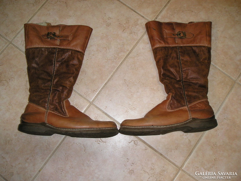 Women's leather boots, lined - size 41