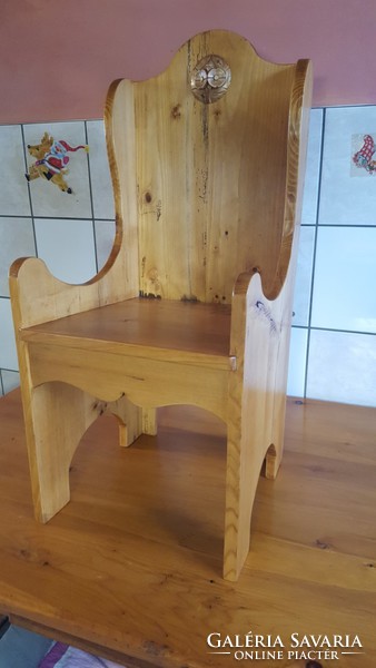 Pine children's chair