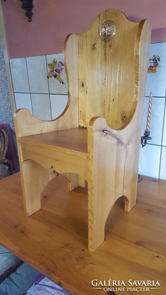 Pine children's chair