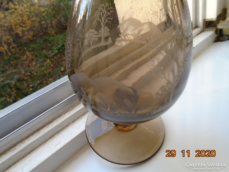 Borostyán üveg váza kézzel festett körpanorámás tájképpel