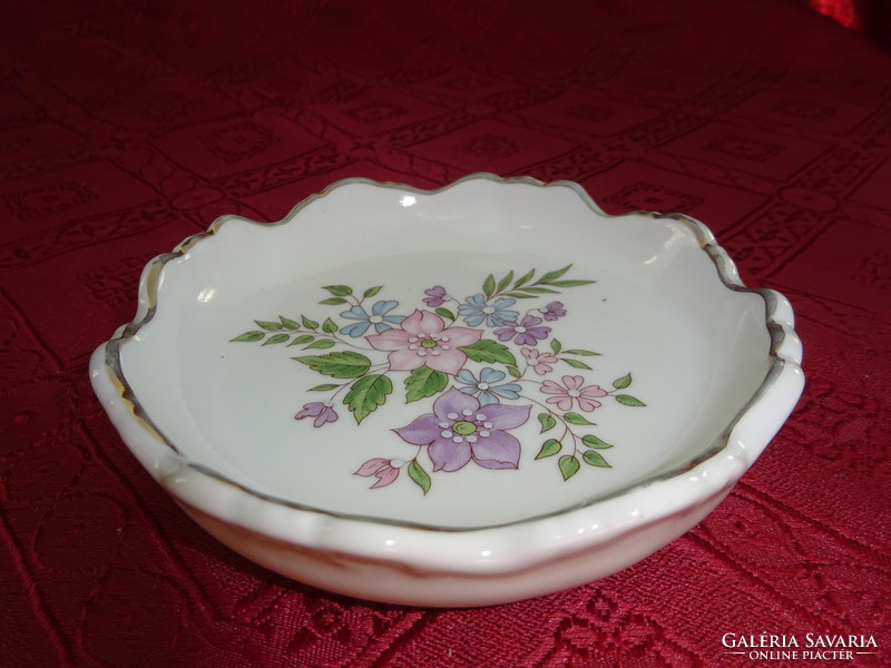 Zsolnay porcelán, halvány lila virágos asztalközép, átmérője 12 cm. Vanneki!
