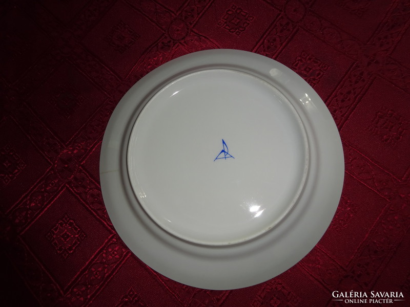 Plain porcelain cake plate with a gold border, diameter 19.5 cm. He has!