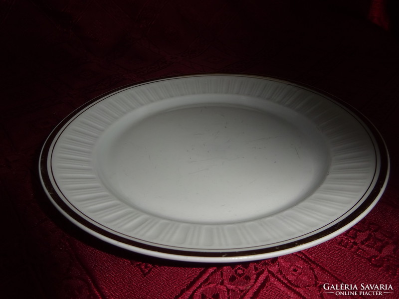 Plain porcelain cake plate with a gold border, diameter 19.5 cm. He has!