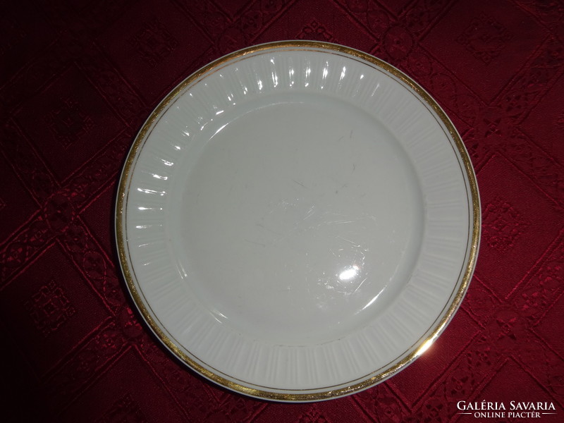 Alföldi porcelán süteményes tányér arany szegéllyel, átmérője 19,5 cm. Vanneki!