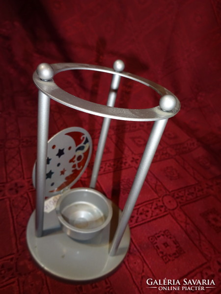 Metal candle holder, bottom diameter 9 cm, height 13.5 cm. He has!