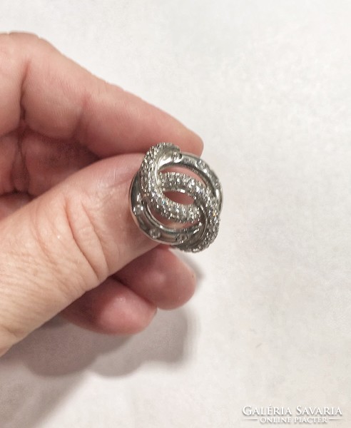 Pretty silver ring with zircon stones