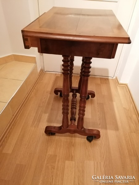 Nagyon szép antik ónémet varróasztal/kisasztal