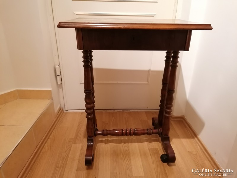 Nagyon szép antik ónémet varróasztal/kisasztal