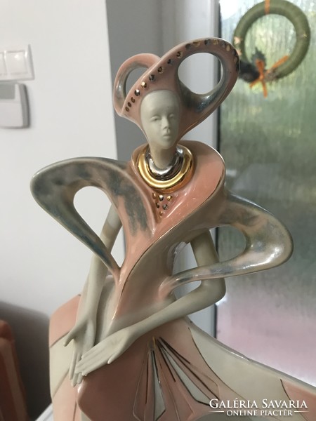 Modern Nagyméretű Galos art deco porcelán szobor P306