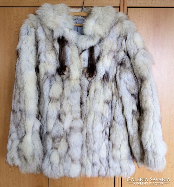 Very nice women's short silver fox fur coat