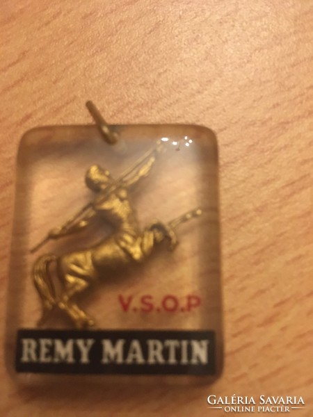 Különleges Remy Martin kulcstartó az 1960-as évekből
