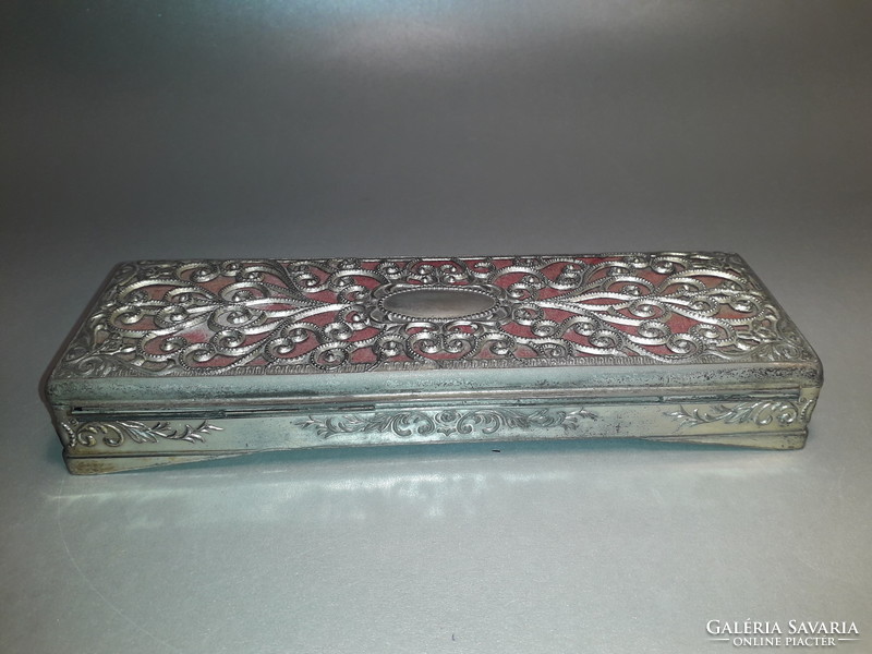 MOST NAGYON JÓ ÁRON! Vintage dísz doboz filigrán mintás fém vörös bársony bélés ékszeres 19 cm