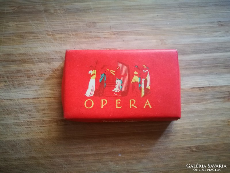 Opera Szivarka