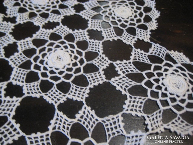 Crochet lace tablecloth with a special rose 30 cm in the middle of each part